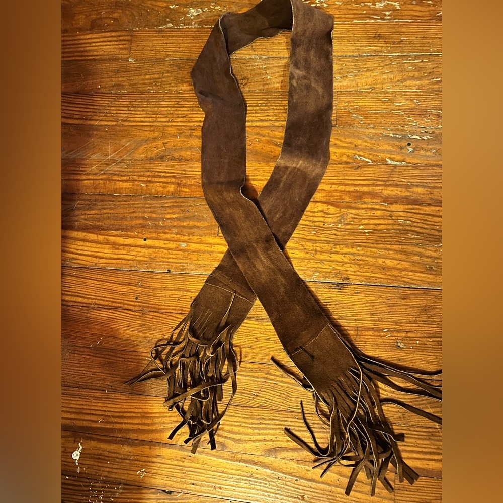 Vintage 1970’s brown suede fringe tie belt.
